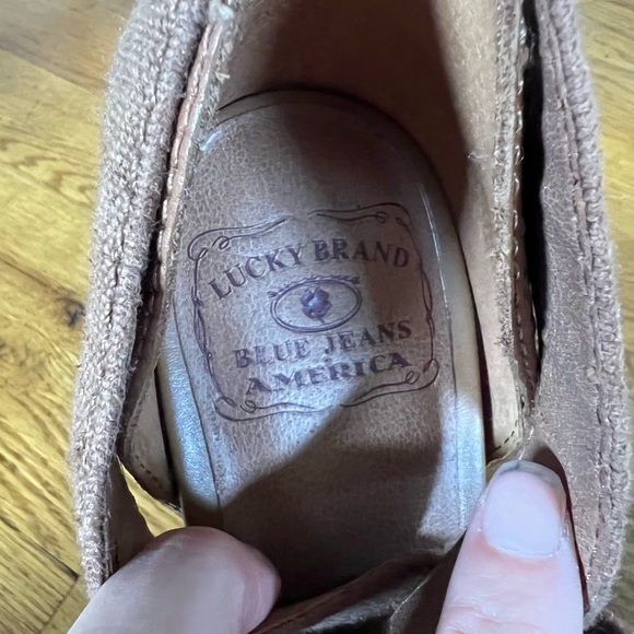 Lucky Jeans Leather Platform Heels w Elastic Strap Studded detail - Picture 4 of 4